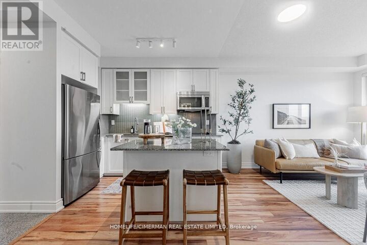 Property Photo:  9090 Yonge Street 1211B  ON L4C 0Z1 