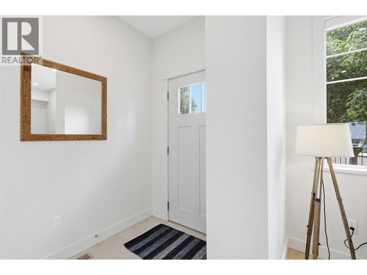 Property Photo:  1393 9th Avenue 109  BC V2C 3X6 