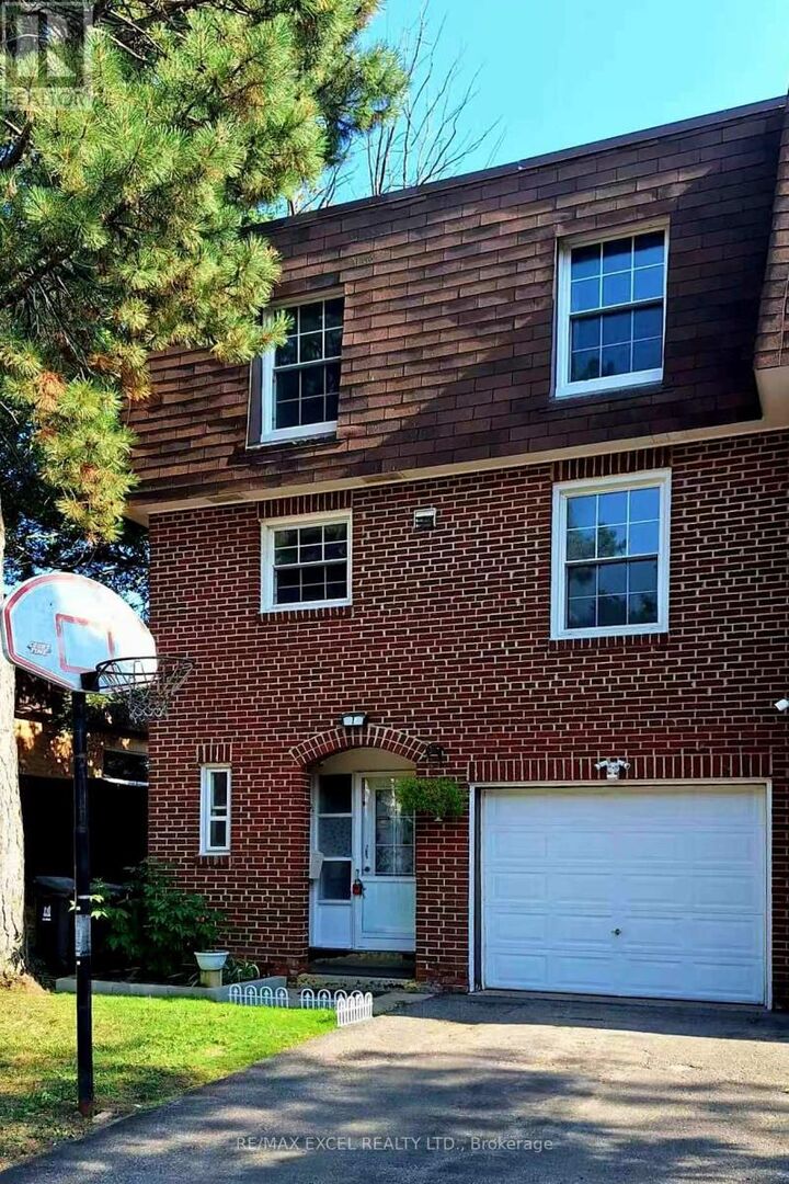 Property Photo:  20 Crockamhill Drive 1  ON M1S 3H1 