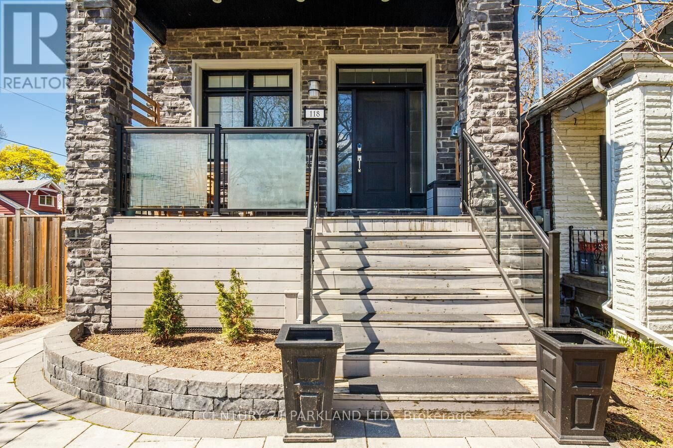 Property Photo: 118 Glebemount Avenue ON M4C 3S2