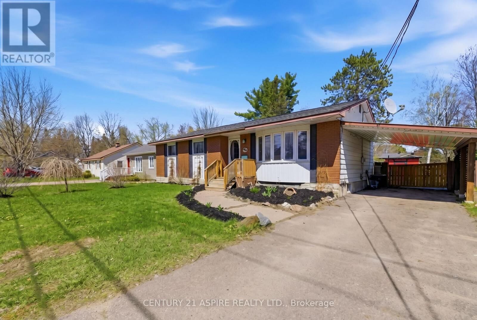 Property Photo:  76 Doran Road  ON K8H 1R2 