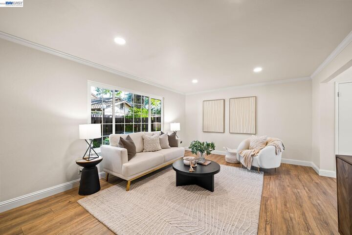 Property Photo:  36405 Sereno Cmn  CA 94536 