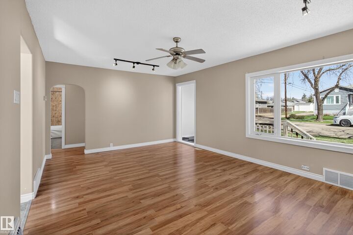 Property Photo:  5409 49 Ave  AB T4V 0N6 