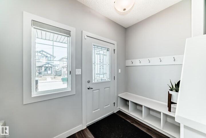 Property Photo:  6919 Cardinal Wynd SW  AB T6W 2Y3 