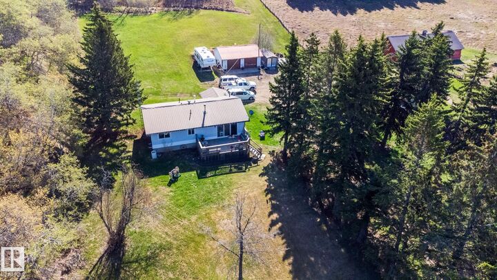 Property Photo:  58309 Rge Road 244  AB T0G 1L0 