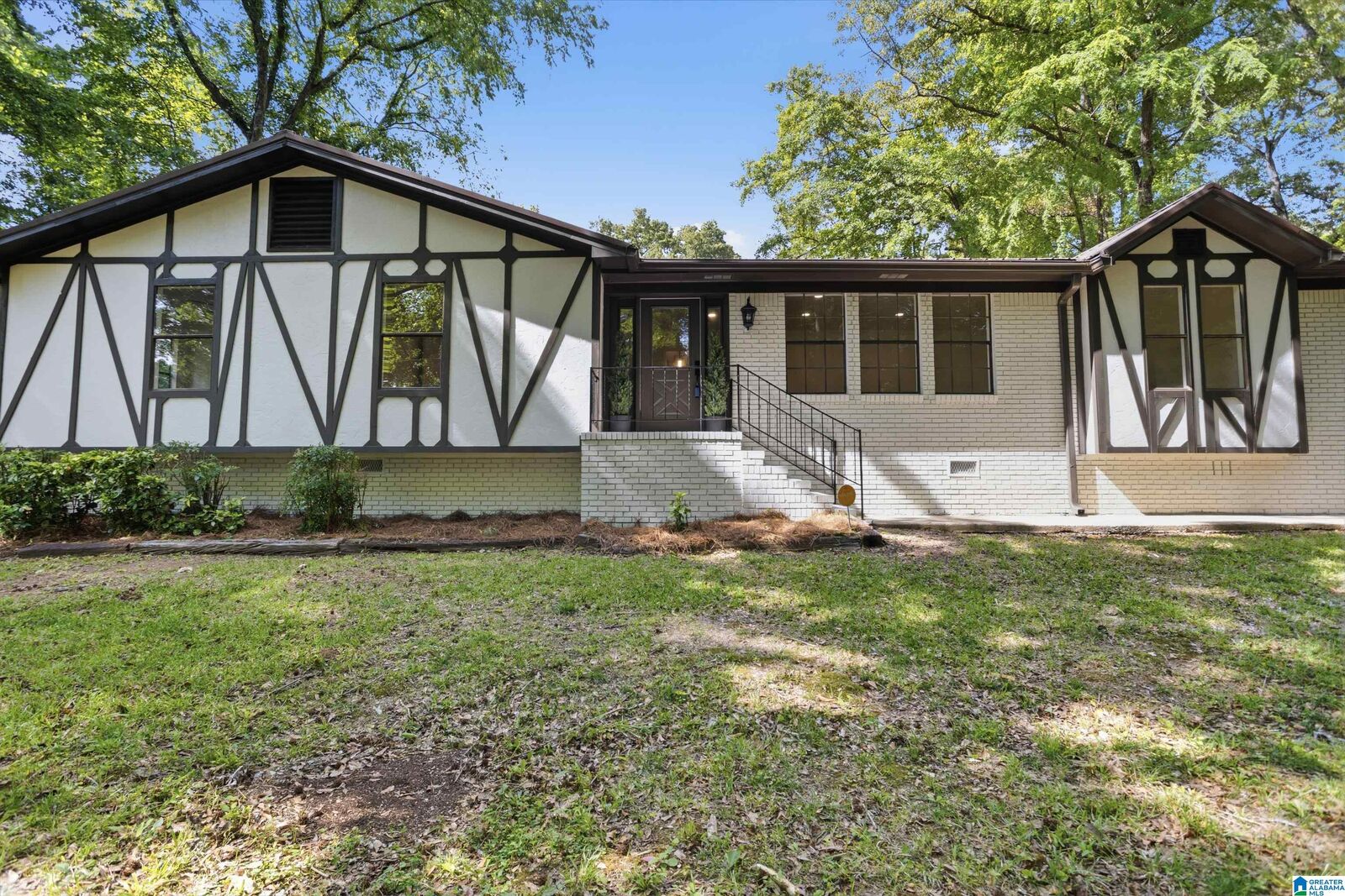 Property Photo:  1610 Shady Lane  AL 35214 