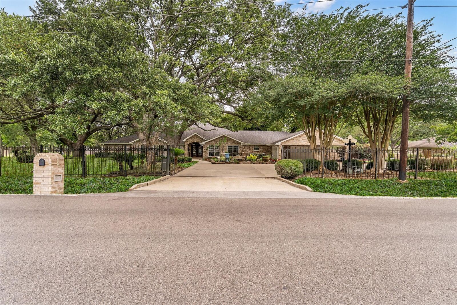 Property Photo: 3519 Singleton Road TX 77521