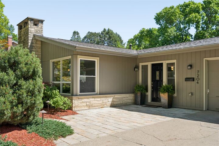 Property Photo:  7204 Jefferson Avenue  IA 50324 