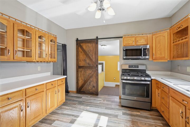 Property Photo:  613 E Buchanan Street  IA 50273 