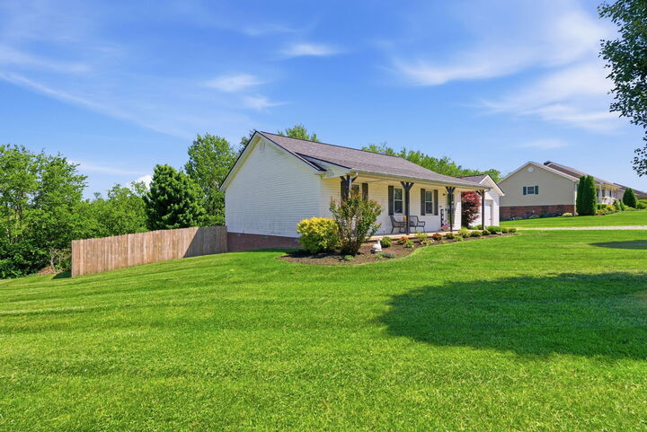 Property Photo: 6490 Ky Hwy 2141 KY 40437