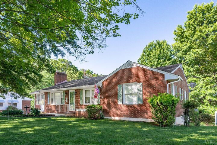Property Photo:  1533 Oakwood Street  VA 24523 