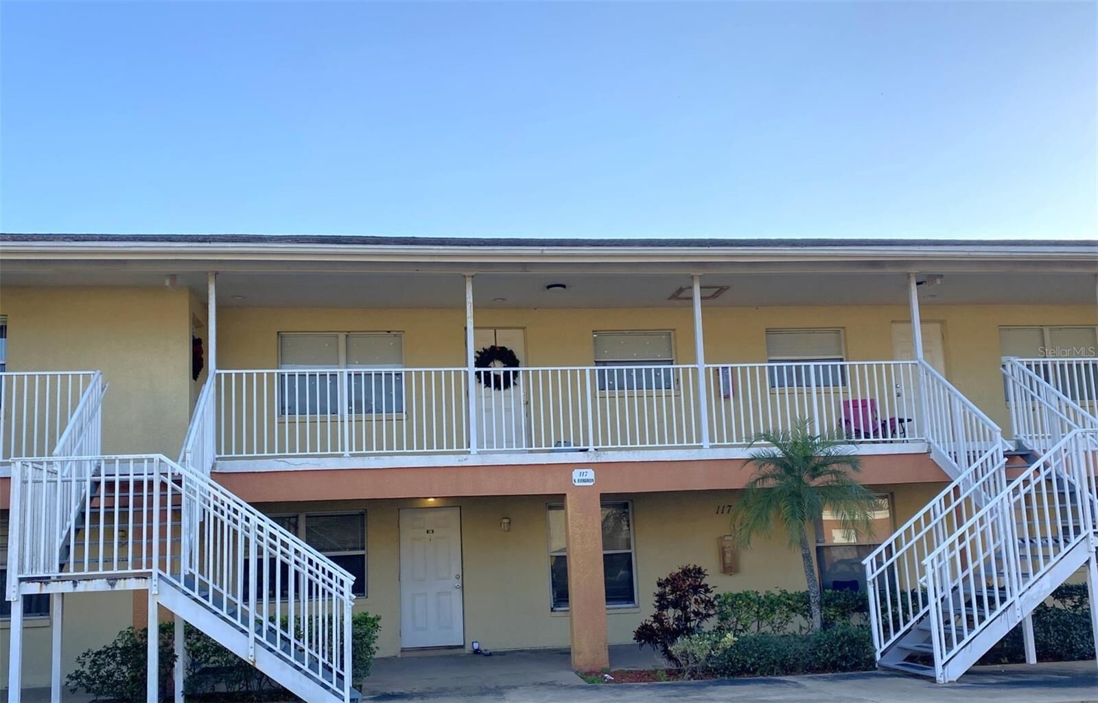Property Photo:  117 N Evergreen Avenue 105  FL 33755 