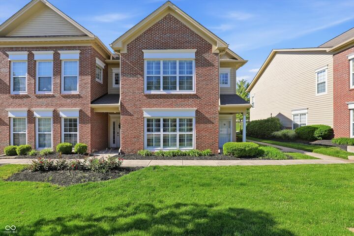 Property Photo:  1626 Lacebark Drive Unit F  IN 46143 
