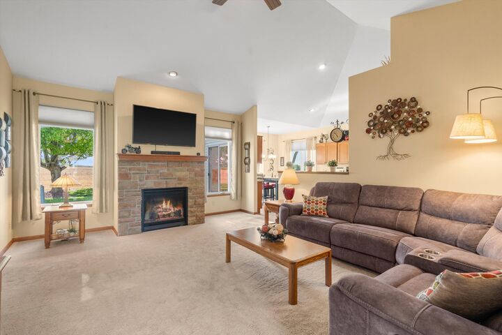 Property Photo:  202 Meadow Ct 14  WI 53115 