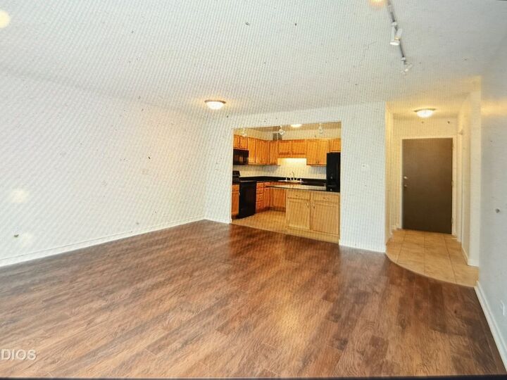 Property Photo:  