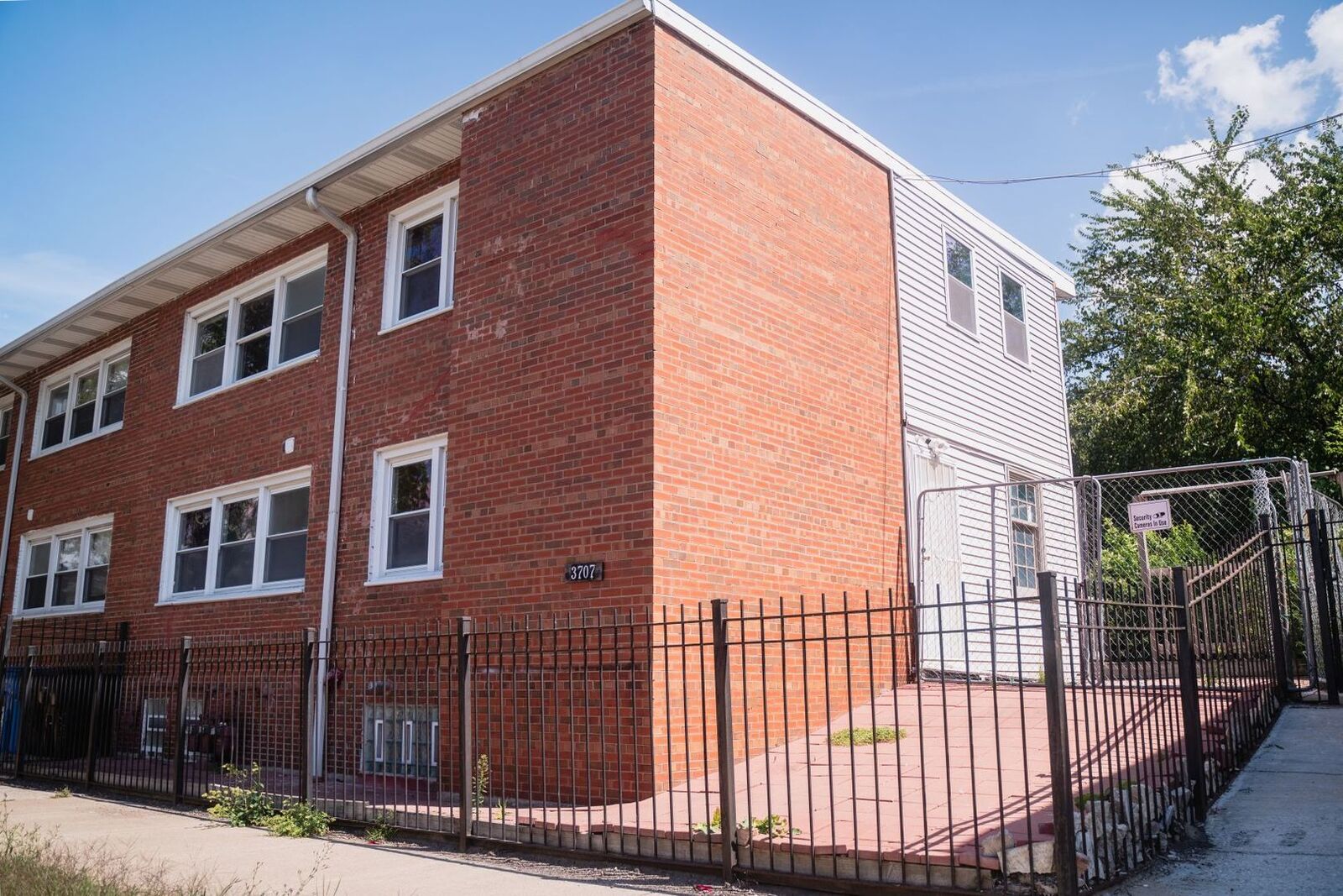 Property Photo:  3707 S Michigan Avenue 2  IL 60653 