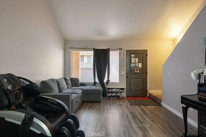 Property Photo:  435 W 9th  CA 91786 
