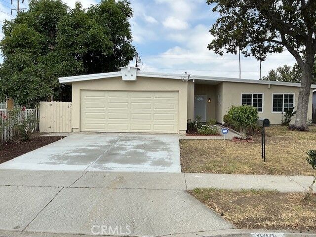 Property Photo: 309 N Siesta CA 91746