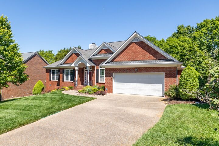 Property Photo:  205 Hatton Pl  TN 37067 