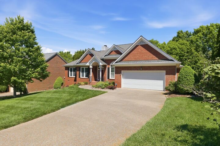 Property Photo:  205 Hatton Pl  TN 37067 