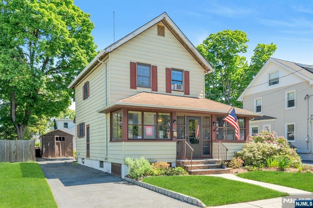 Property Photo:  52 Terrace Avenue  NJ 07662 