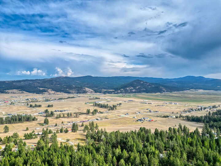 Property Photo: 637 Vonderheide Lane MT 59901