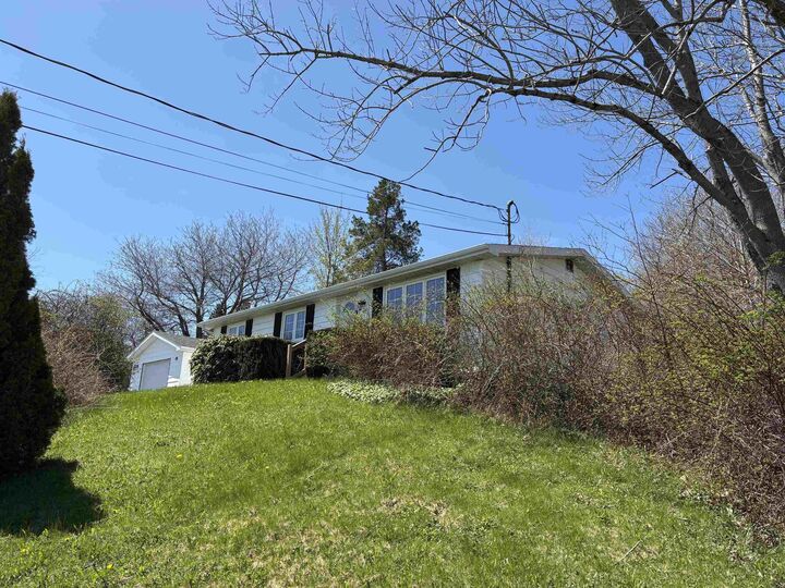 Property Photo:  2 Wildwood Boulevard  NS B2W 2L8 