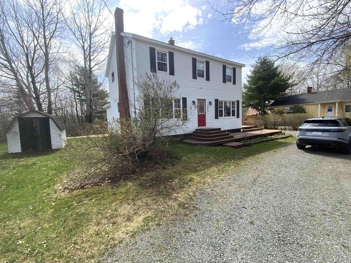 156 College Street — photo 1