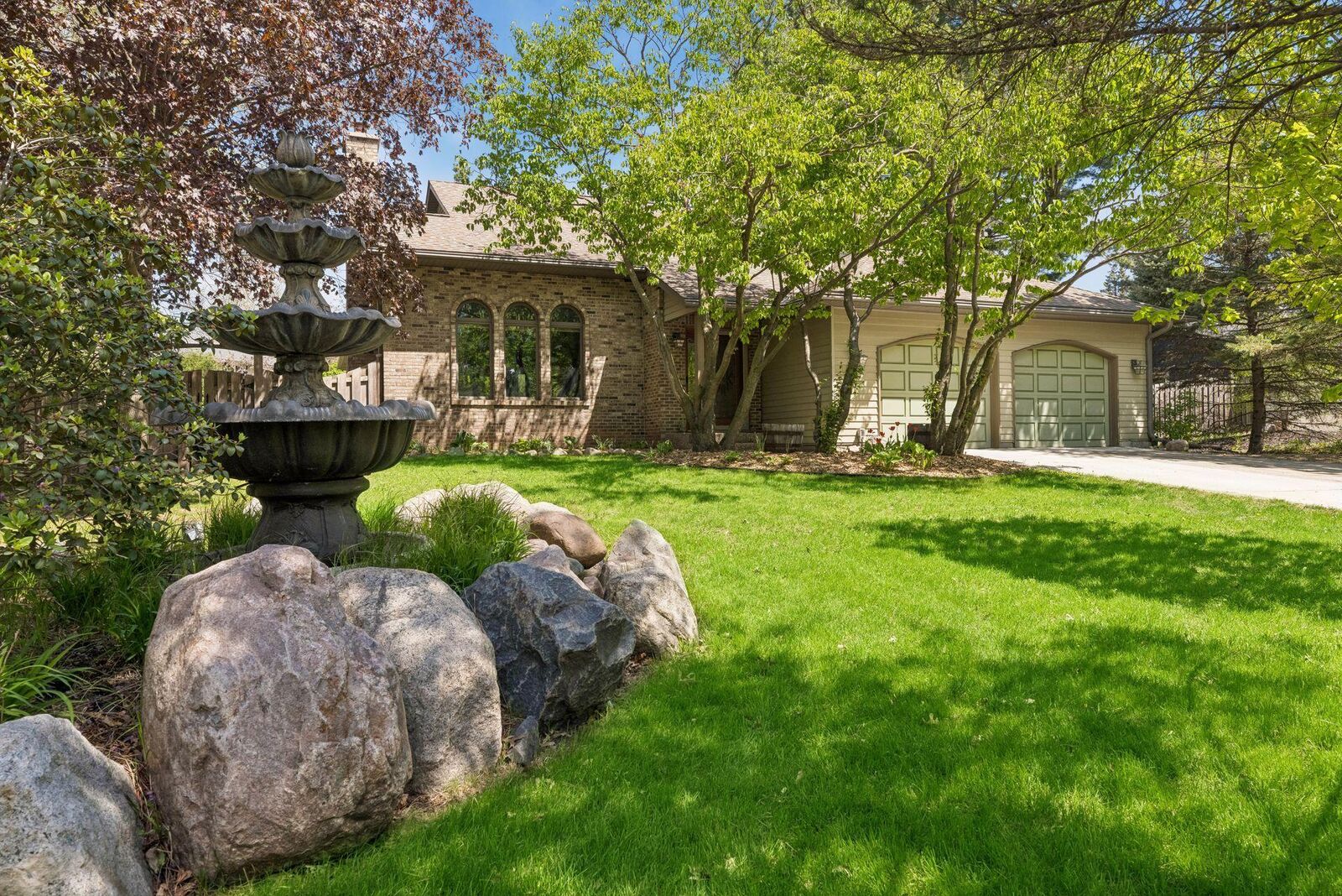 Property Photo:  717 Marie Avenue W  MN 55118 