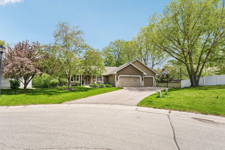 Property Photo:  1410 Appaloosa Trail  MN 55122 