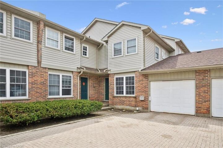 Property Photo:  250 Keats Way 24  ON N2L 6J5 