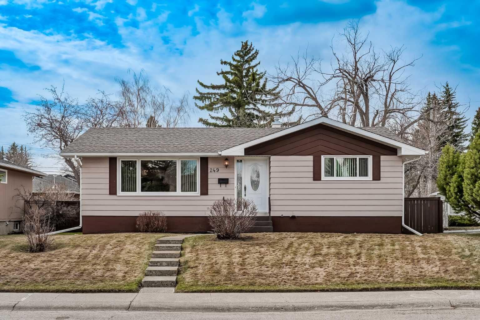 Property Photo:  249 Westminster Drive SW  AB T3C 2T7 
