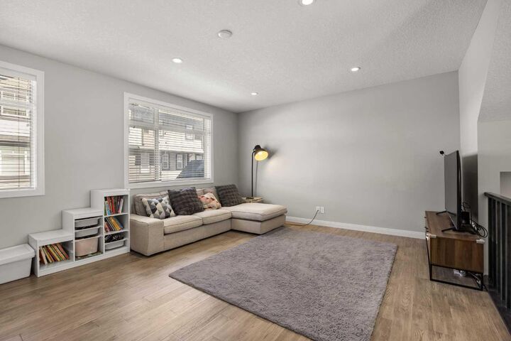 Property Photo:  309 Wentworth Row SW  AB T3H 1W7 
