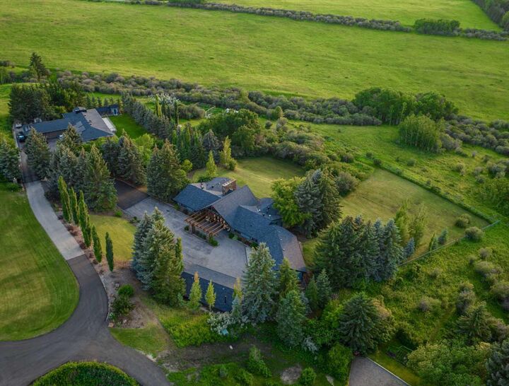 Property Photo: 188 Artists View Way W AB T3Z 3N1