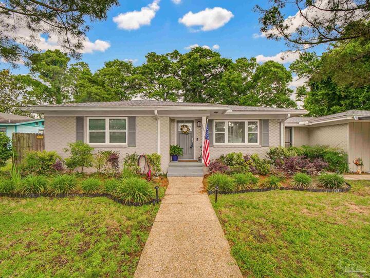 Property Photo:  1660 E Cross St  FL 32503 