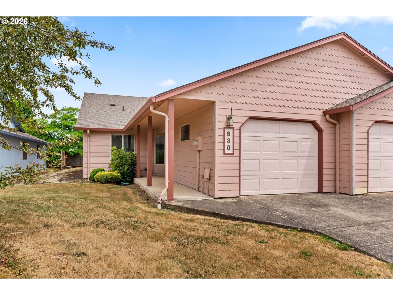 Property Photo: 630 Benjamin Ave OR 97424