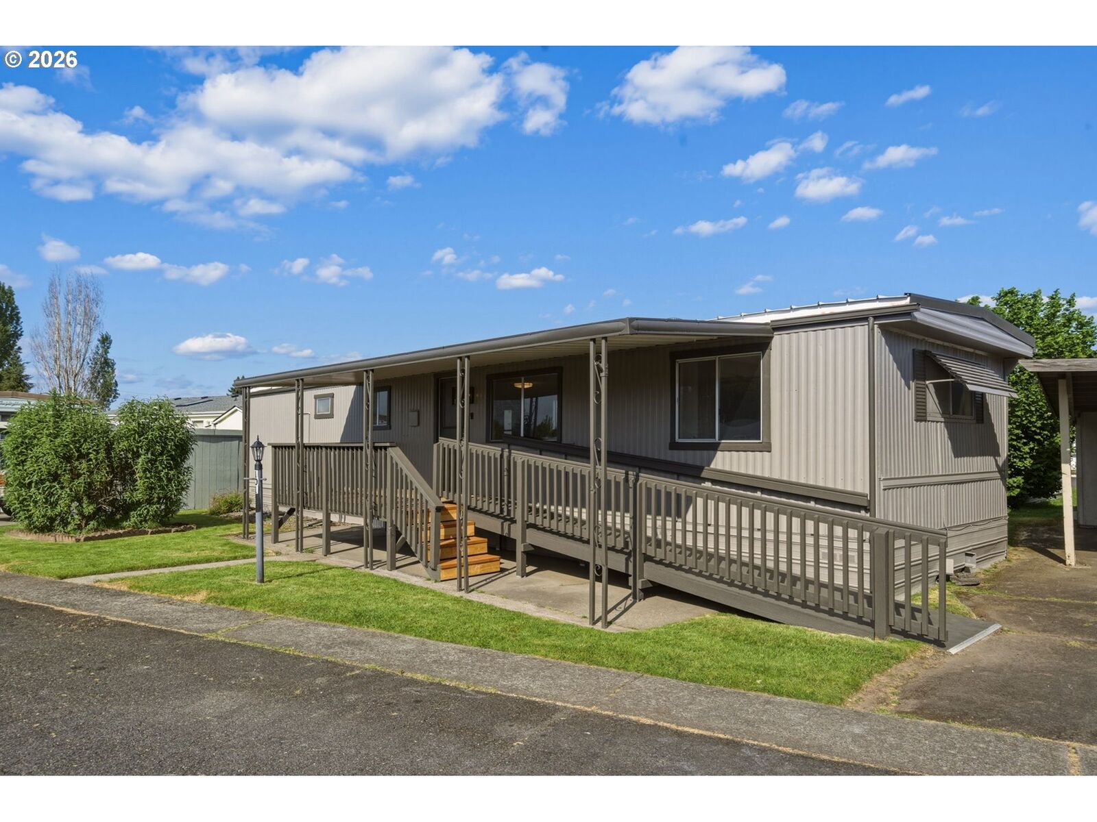 Property Photo:  1709 NE 78th St 101  WA 98665 