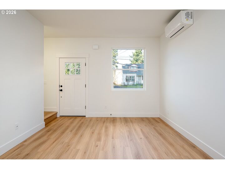 Property Photo: 12092 SE Market St OR 97216