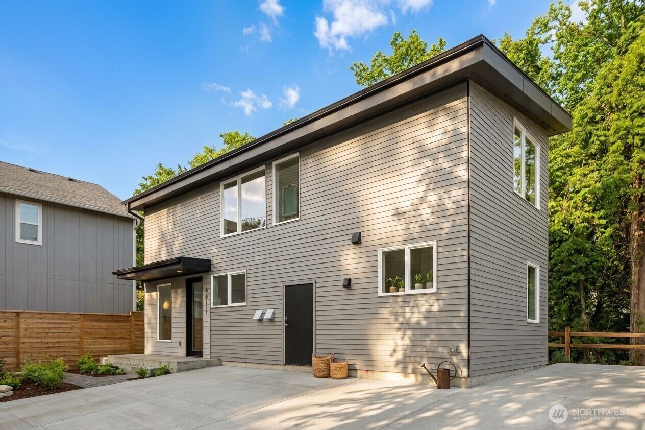 Property Photo: 4411 21st Avenue SW WA 98106