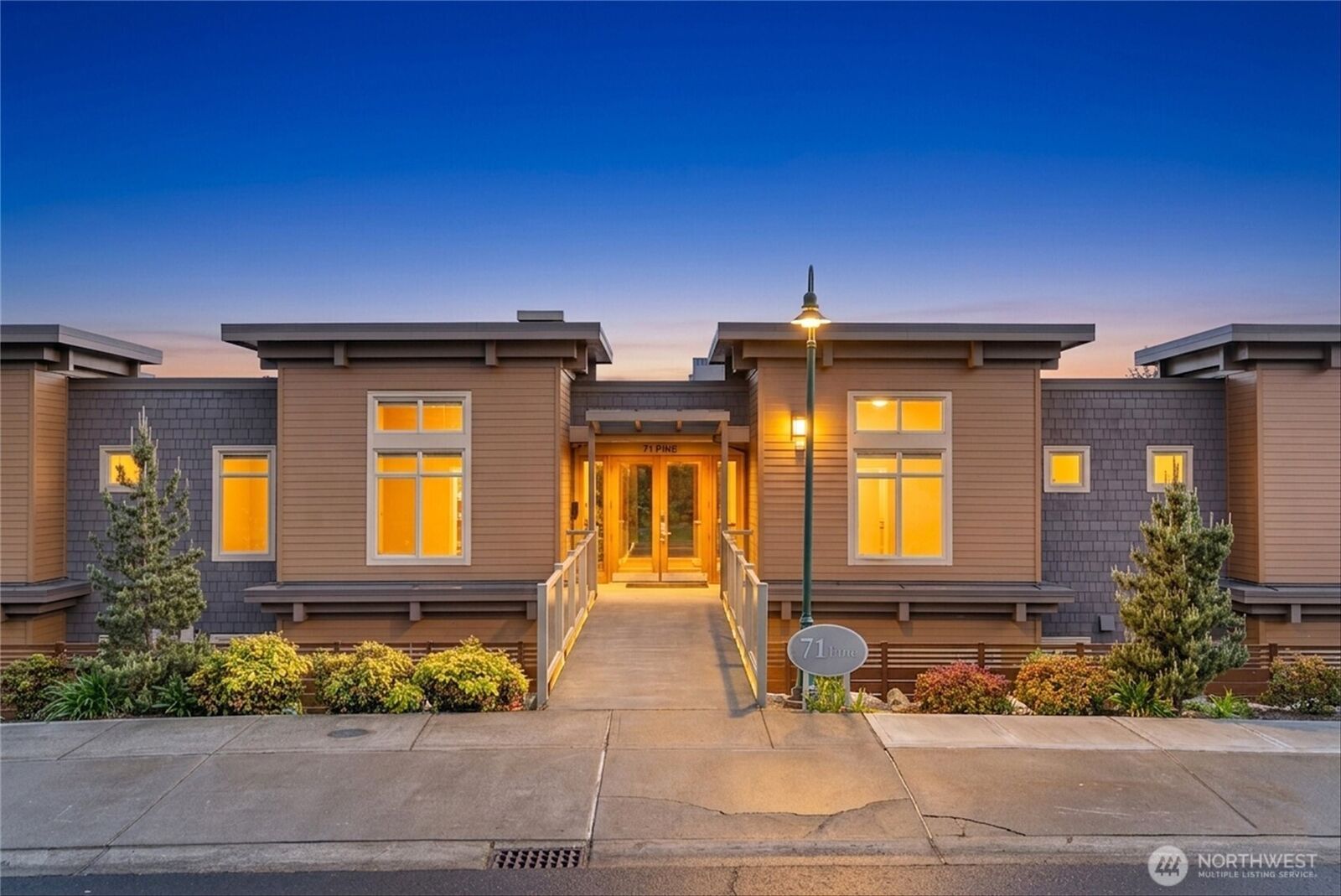 Property Photo:  71  Pine Street 201  WA 98020 