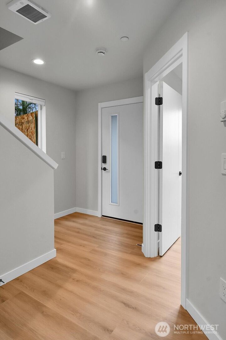 Property Photo:  222  124th Street SW H2  WA 98204 