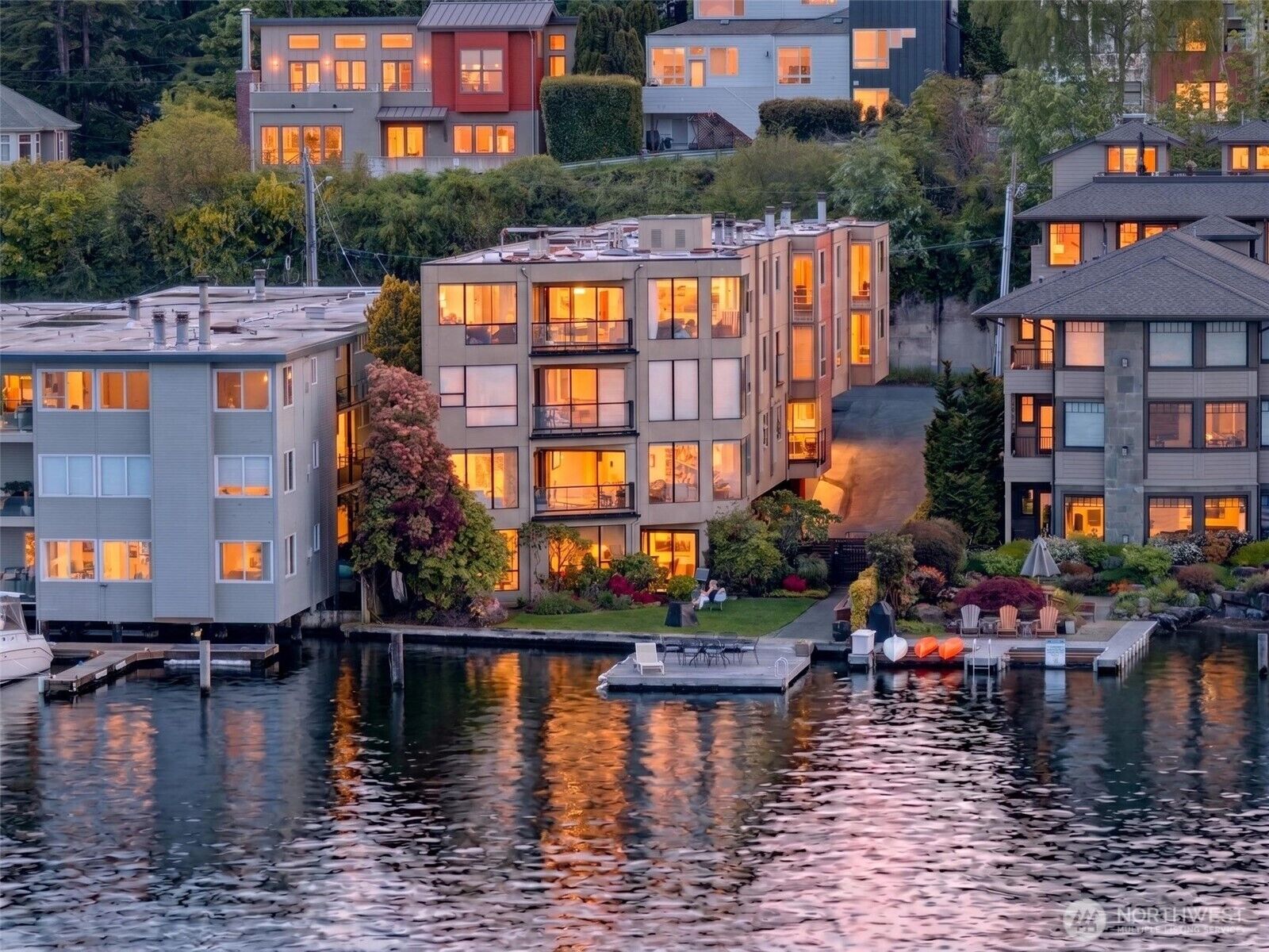 Property Photo:  510  Lakeside Avenue S 6  WA 98144 