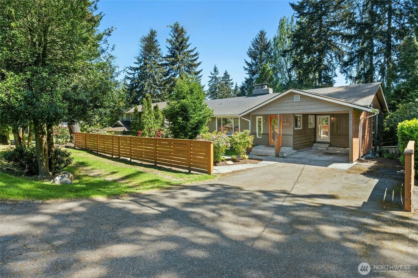 Property Photo:  19016  Firlands Way N  WA 98133 