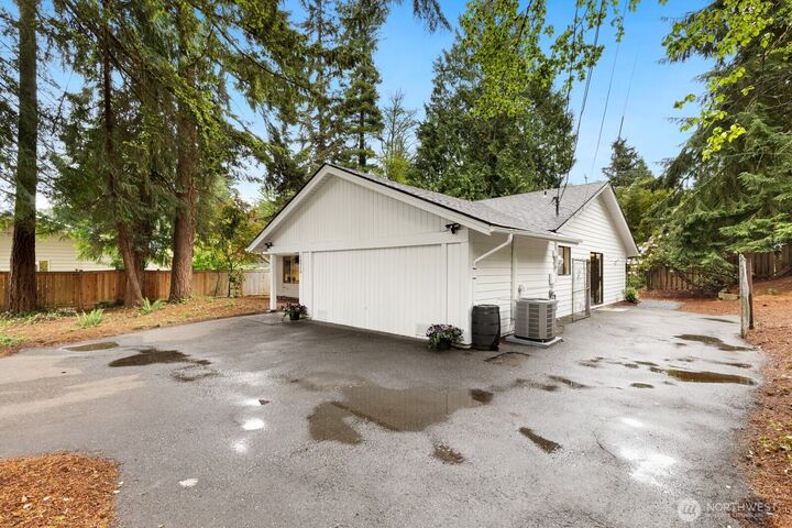Property Photo: 16310 Fremont Place N WA 98133