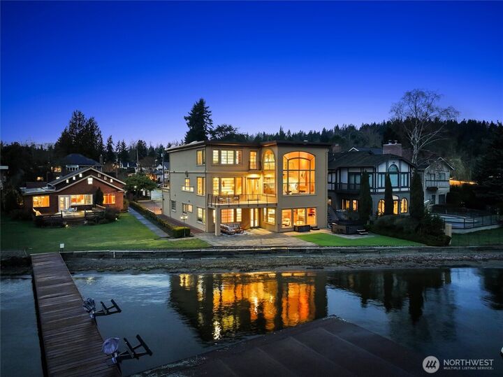 Property Photo:  4701 NE Shore Place  WA 98155 