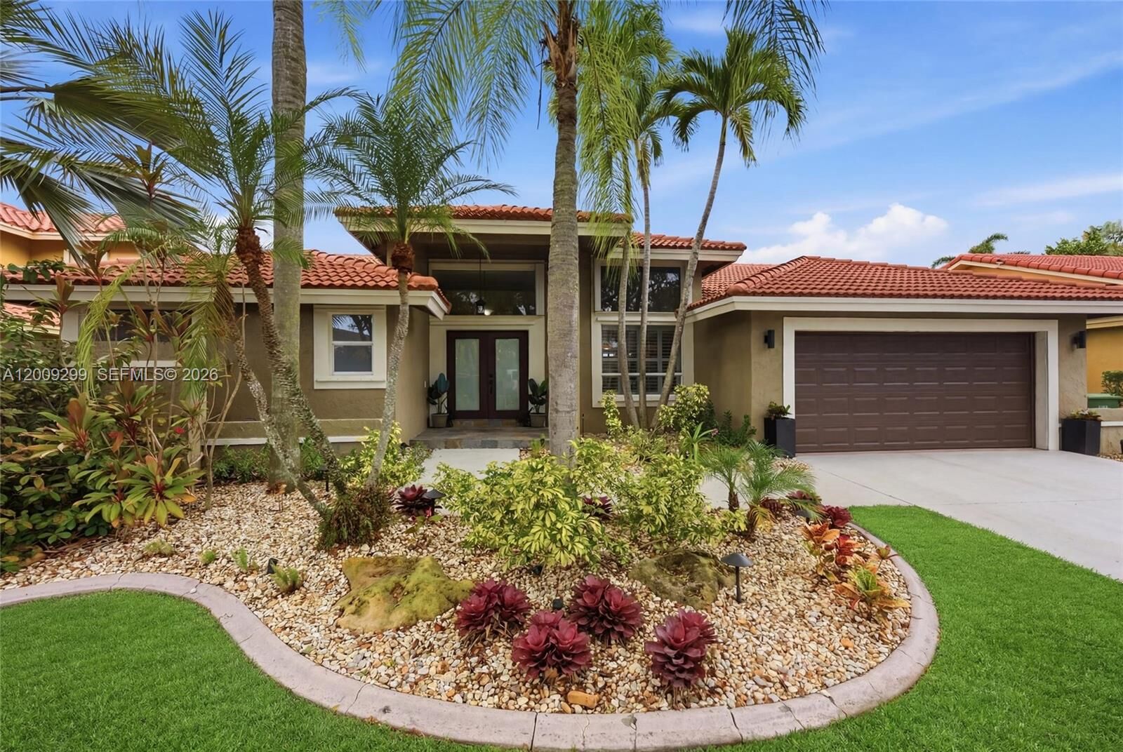 Property Photo: 1135 Fairfax Ln FL 33326