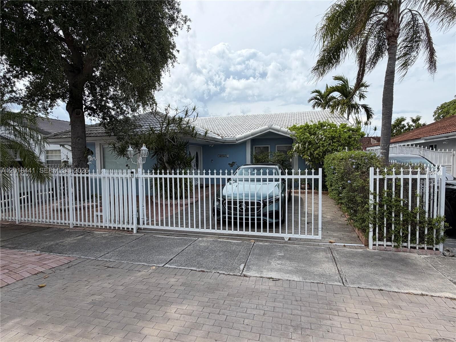 Property Photo:  13965 SW 10th St  FL 33184 