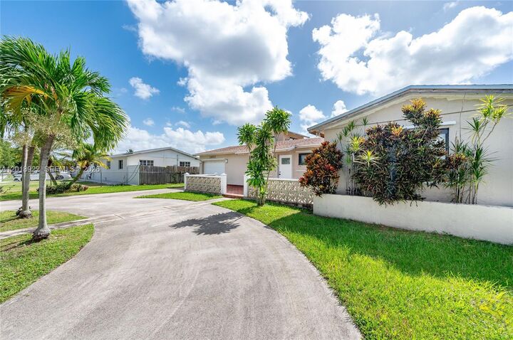 Property Photo:  29901 SW 147th Ave  FL 33033 