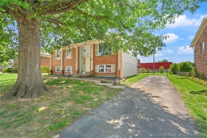 Property Photo:  2004 Ruck Lane  IN 47130 
