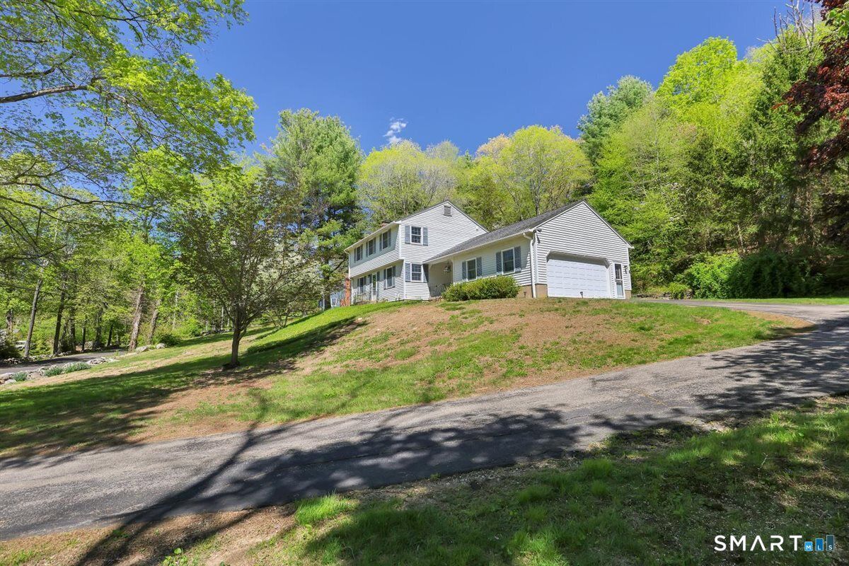 Property Photo: 376 Darling Road CT 06420